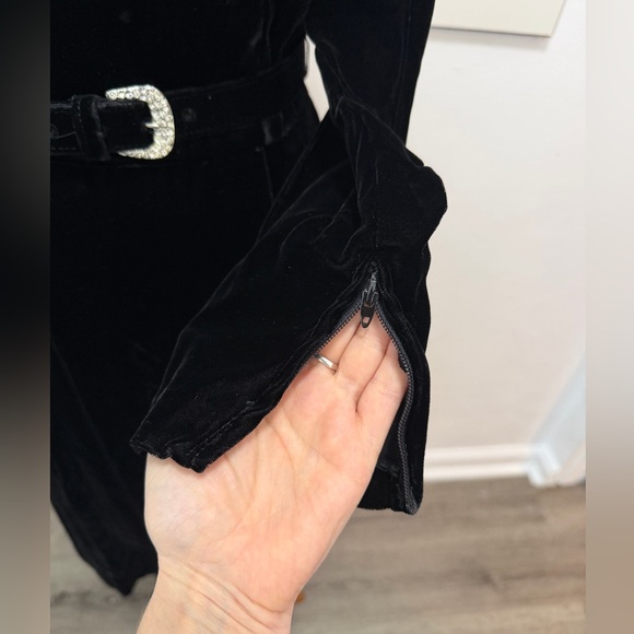 AMAZING 60’s Black Velvet Dress- Like New Condition - Picture 7 of 13